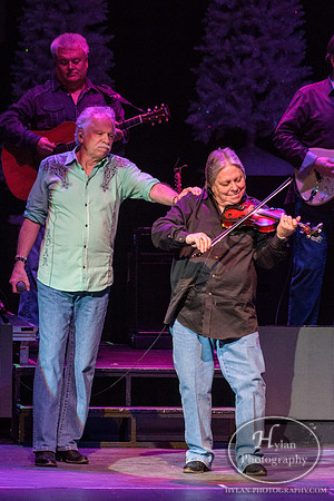 OakRidgeBoys-HylanPhotography-FMKirby-CatCountry96-200013.jpg