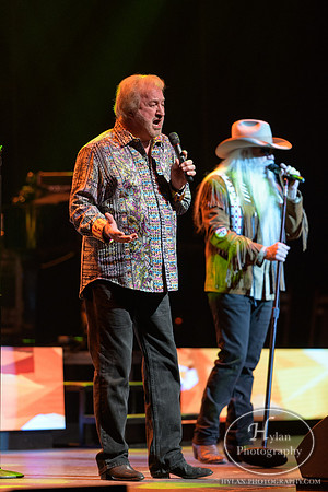 OakRidgeBoys-HylanPhotography-FMKirby-CatCountry96-193935.jpg