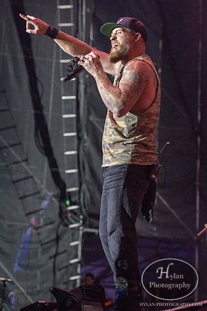 BrantleyGilbert-HylanPhotography-Musikfest2018-CatCountry-2-4.jpg