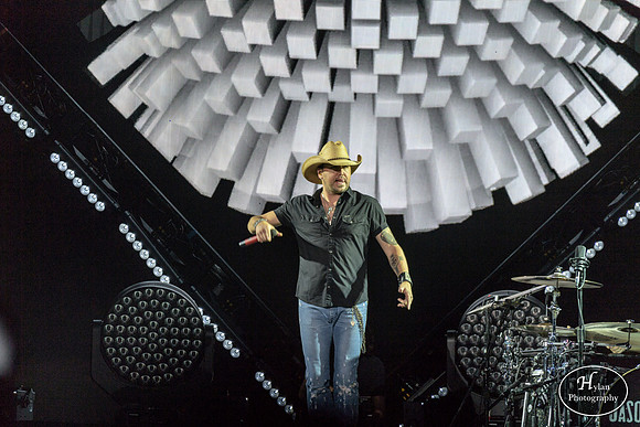 JasonAldean-HylanPhotography-PPLCenter-CatCountry-01-2.jpg