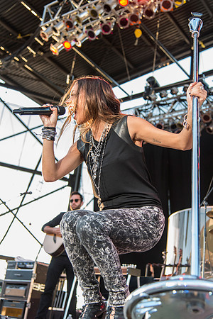 Jana-Kramer-Hylan-Allentown-Fair-2014-7.jpg