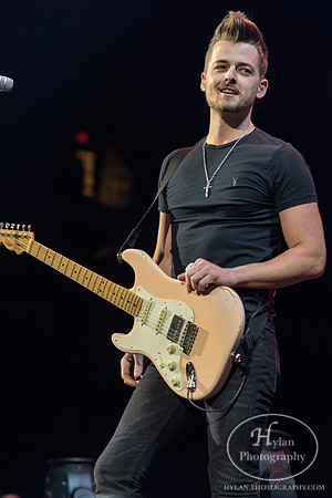 ChaseBryant-HylanPhotography-MoheganSunArena-CatCountry-04.jpg