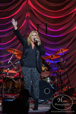 TrishaYearwood-HylanPhotography-FMKirby-CatCountry-2-2.jpg