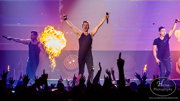 NKOTB-HylanPhotography-PPLCenter-WLEV-4-2.jpg