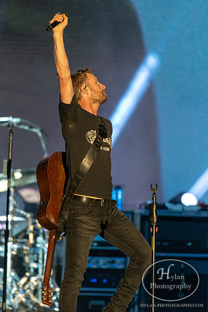 DierksBentley-HylanPhotography-Musikfest2018-CatCountry-3-2.jpg