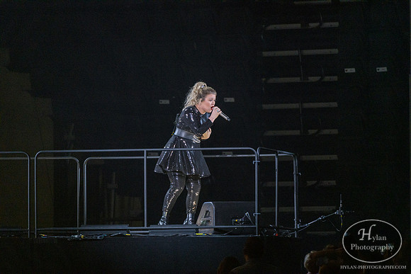 KellyClarkson-HylanPhotography-PPLCenter-WLEV-205724.jpg