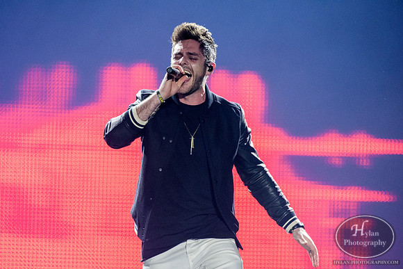 ThomasRhett-HylanPhotography-MoheganSunArenaPa-CatCountry-212246.jpg