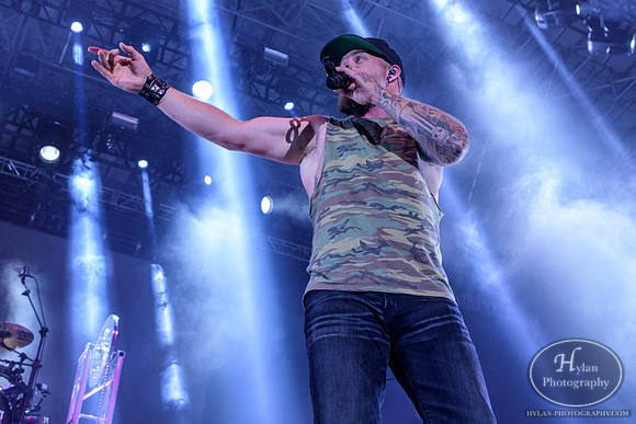 BrantleyGilbert-HylanPhotography-Musikfest2018-CatCountry-203600.jpg