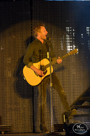 DierksBentley-HylanPhotography-Musikfest2016-CatCountry-203600.jpg