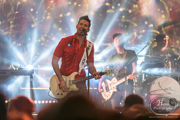 JakeOwen-HylanPhotography-MoheganSunArenaPa-CatCountry-210738.jpg