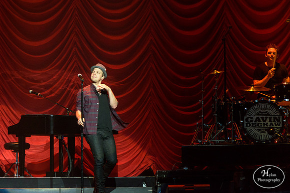 GavinDeGraw-HylanPhotography-PPLCenter-CatCountry-WLEV-193816.jpg