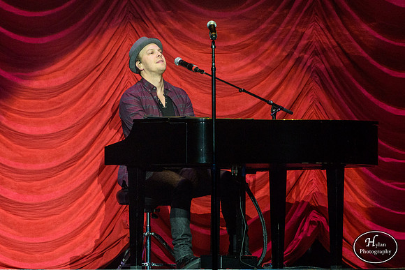 GavinDeGraw-HylanPhotography-PPLCenter-CatCountry-WLEV-01-2.jpg