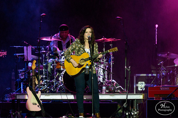 BrandyClark-HylanPhotography-SandsBethlehemEventCenter-CatCountry-02.jpg