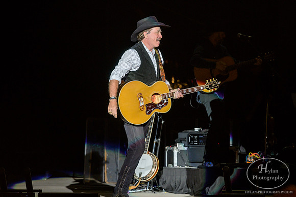 Brooks&Dunn-HylanPhotography-AllentownFair2019-WLEV-203516.jpg