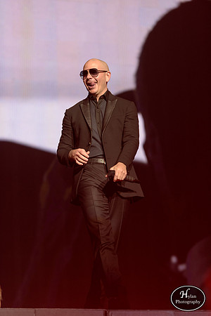 Pitbull-HylanPhotography-PPLCenter-WLEV-213602.jpg