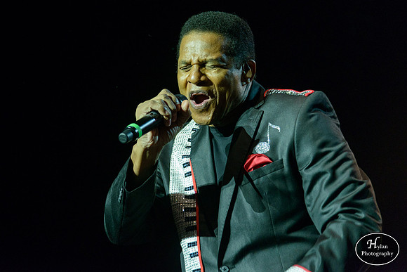 TheJacksons-HylanPhotography-SandsBethlehemEventCenter-WLEV-01-2.jpg