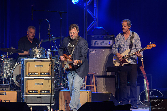 VinceGill-HylanPhotography-FMKirby-CatCountry96-193907.jpg