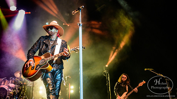 JimmieAllen-WCEC-CatCountry-8105.jpg