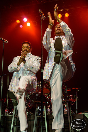 TemptaionsReview_ft_DennisEdwards-HylanPhotography-SandsBethlehemEventCenter-WLEV-200508.jpg