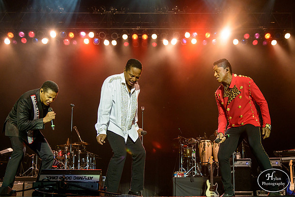 TheJacksons-HylanPhotography-SandsBethlehemEventCenter-WLEV-230844.jpg