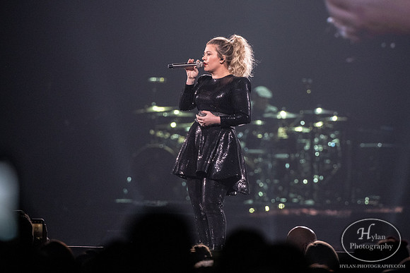 KellyClarkson-HylanPhotography-PPLCenter-WLEV-205233.jpg