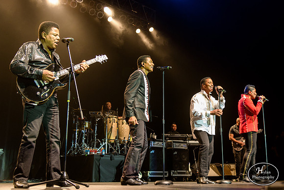 TheJacksons-HylanPhotography-SandsBethlehemEventCenter-WLEV-01-8.jpg
