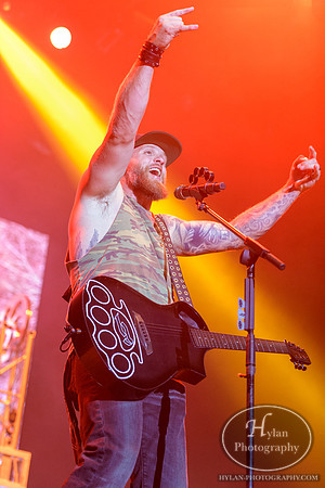 BrantleyGilbert-HylanPhotography-Musikfest2018-CatCountry-2-7.jpg