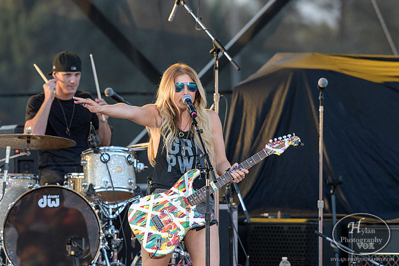 LindsayEll-HylanPhotography-AllentownFair17-CatCountry96-2-6.jpg