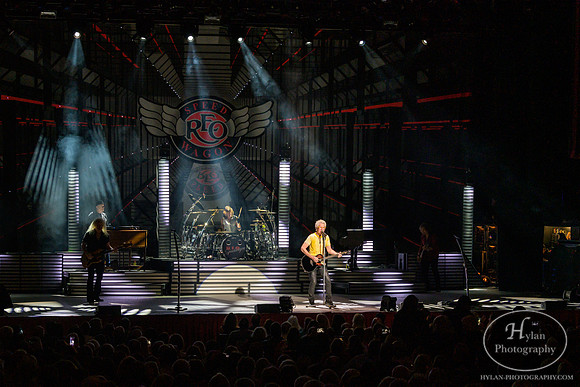 REOSpeedwagon-HylanPhotography-FMKirbyCenter-WLEV-2.jpg