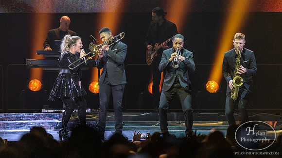 KellyClarkson-HylanPhotography-PPLCenter-WLEV-2-5.jpg