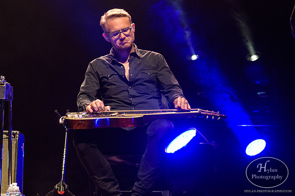 AaronLewis-HylanPhotography-SandsEventCenter-WLEV-2.jpg