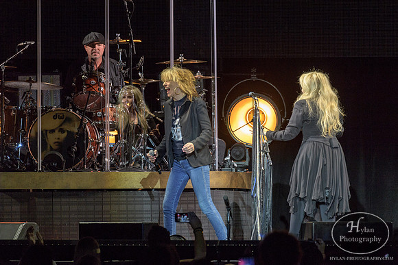 StevieNicks-HylanPhotography-SandsEventCenter-WLEV-01-7.jpg