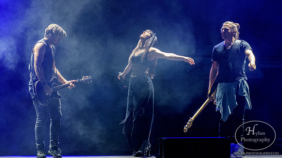 TheBandPerry-HylanPhotography-Musikfest2017-CatCountry-200335.jpg