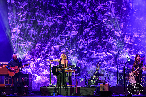 JenniferNettles-HylanPhotography-SandsBethlehemEventCenter-CatCountry-214842.jpg