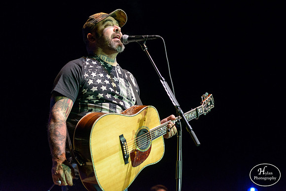 AaronLewis-HylanPhotography-SandsBethlehemEventCenter-CatCountry-212858.jpg