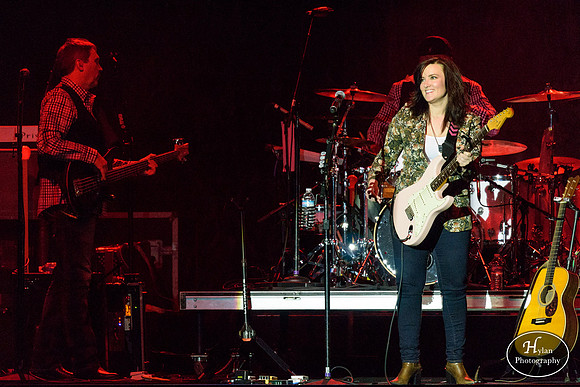 BrandyClark-HylanPhotography-SandsBethlehemEventCenter-CatCountry-01-3.jpg