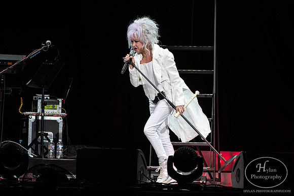 CyndiLauper-HylanPhotography-PPLCenter-WLEV-194514.jpg