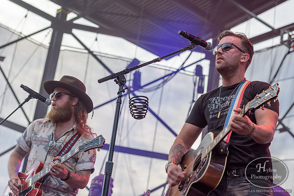 BrothersOsborne-HylanPhotography-AllentownFair2016-CatCountry-191022.jpg