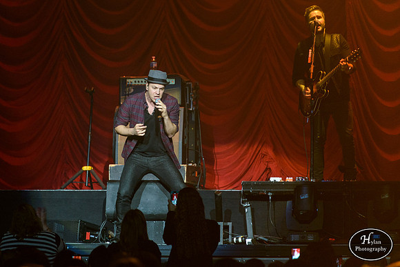 GavinDeGraw-HylanPhotography-PPLCenter-CatCountry-WLEV-194118.jpg
