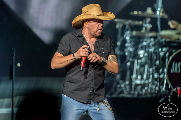 JasonAldean-HylanPhotography-PPLCenter-CatCountry-213346.jpg