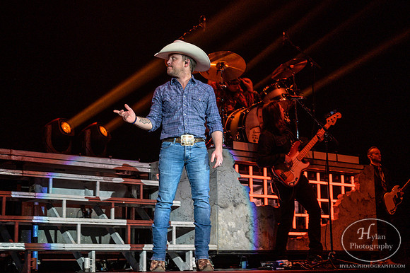 JustinMoore-HylanPhotography-MoheganPa-CatCountry96-3-4.jpg