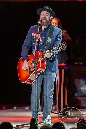 Sugarland-HylanPhotography-AllentownFair-CatCountry96-3.jpg