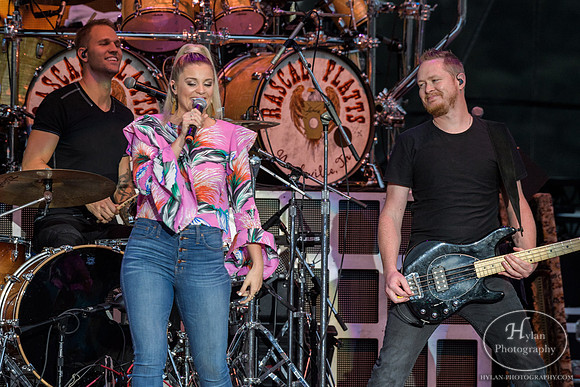 LaurenAlaina-HylanPhotography-AllentownFair17-CatCountry96-3-2.jpg