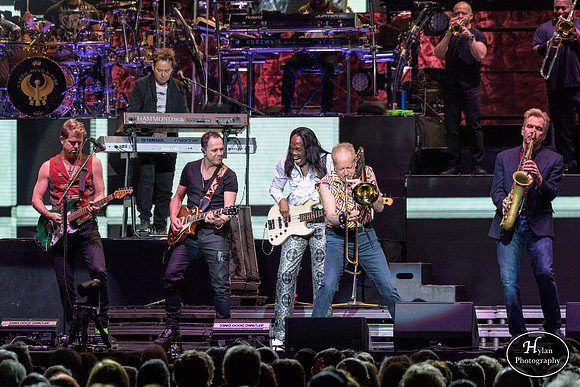 Chicago-EarthWind&Fire-HylanPhotography-PPLCenter-WLEV-195956.jpg
