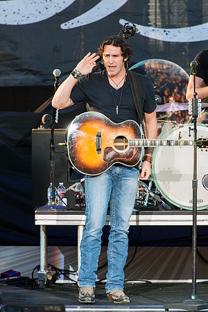 Joe-Nichols-Hylan-Allentown-Fair-2014-6.jpg