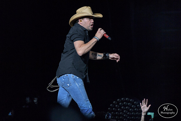 JasonAldean-HylanPhotography-PPLCenter-CatCountry-03.jpg