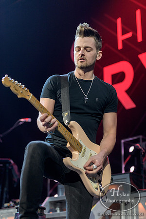 ChaseBryant-HylanPhotography-MoheganSunArena-CatCountry-05.jpg