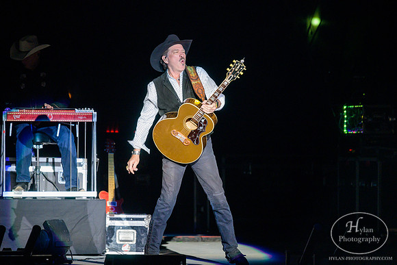 Brooks&Dunn-HylanPhotography-AllentownFair2019-WLEV-203811.jpg