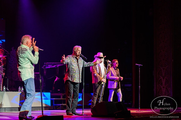 OakRidgeBoys-HylanPhotography-FMKirby-CatCountry96-193828.jpg