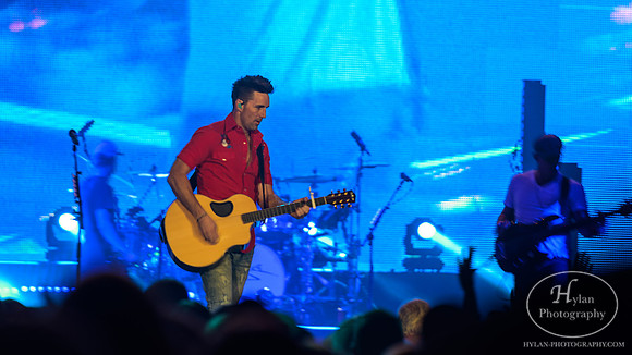 JakeOwen-HylanPhotography-MoheganSunArenaPa-CatCountry-210427.jpg